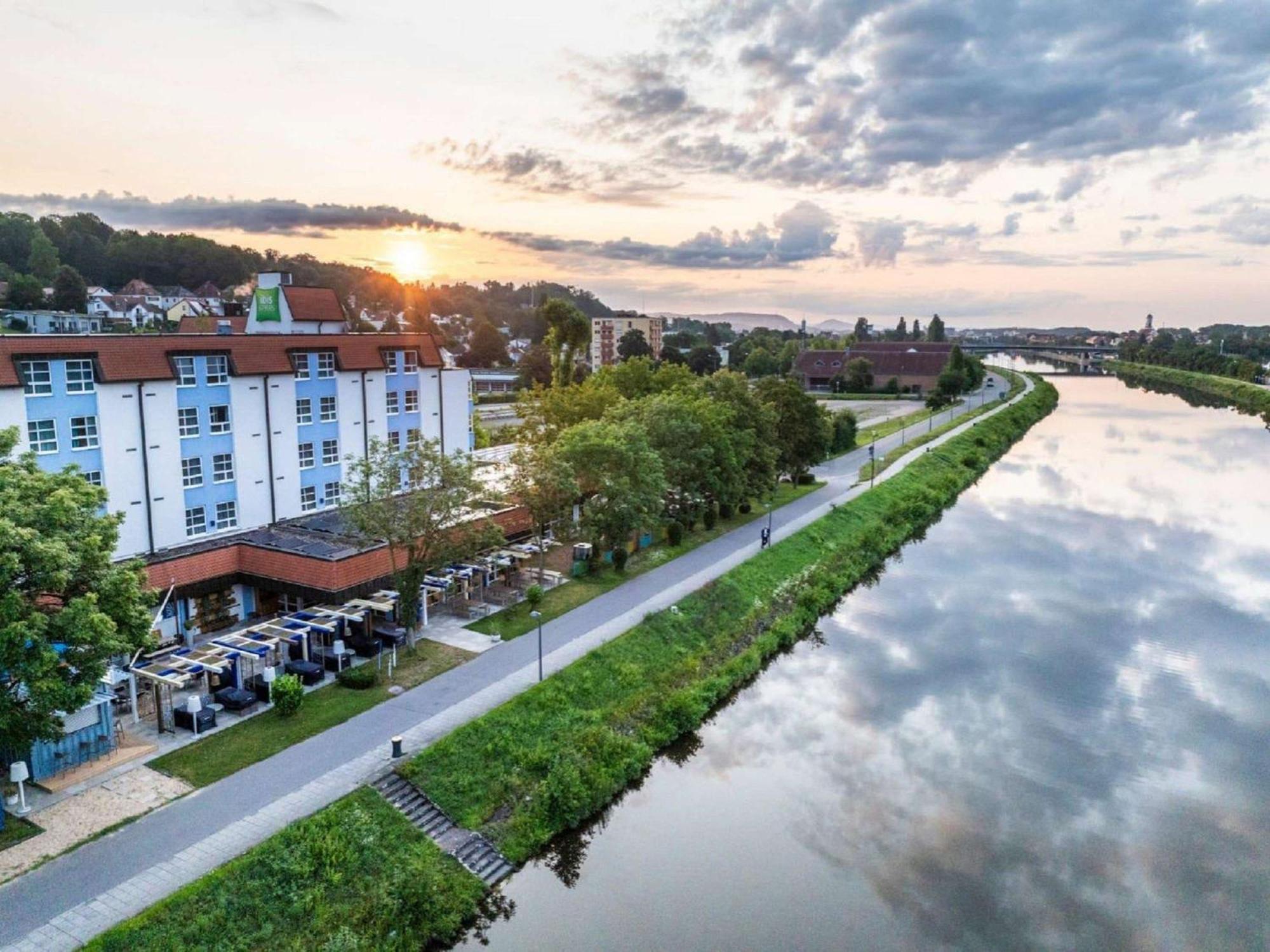 Ibis Styles Regensburg Hotel Buitenkant foto